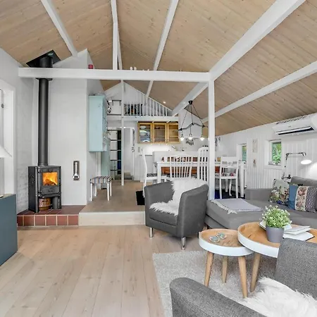 Ferienhaus 3 Bedroom Stunning In