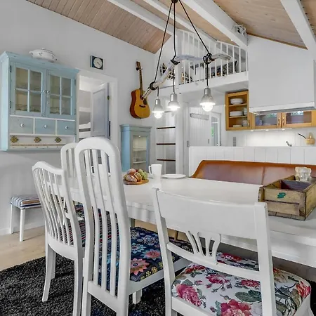 3 Bedroom Stunning In Casa de Férias Ansager