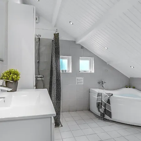 3 Bedroom Stunning In Ferienhaus *