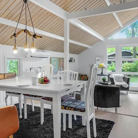 3 Bedroom Stunning In Ferienhaus Ansager