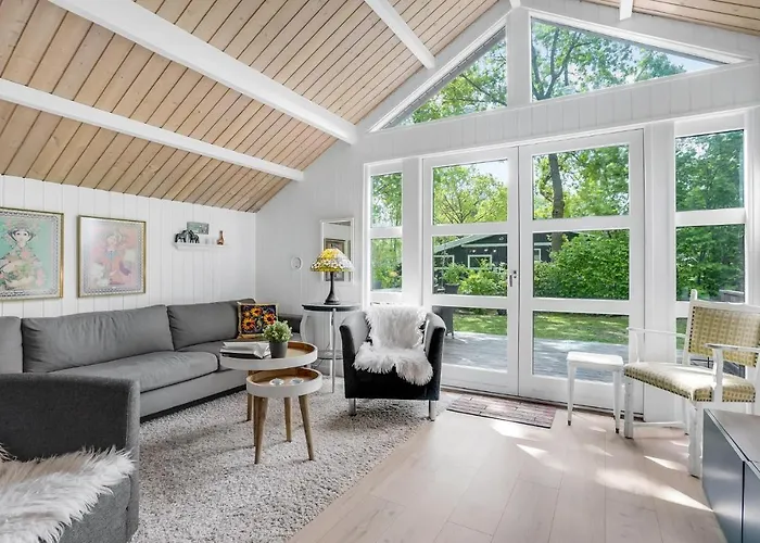 3 Bedroom Stunning In 펜션