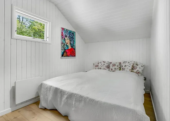 3 Bedroom Stunning In 펜션 *